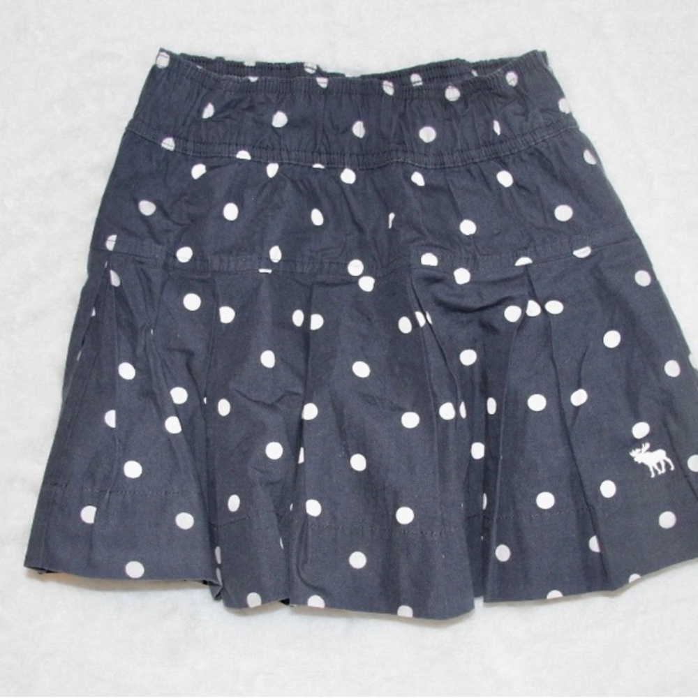 NWT Abercrombie and Fitch navy blue polka dot skirt